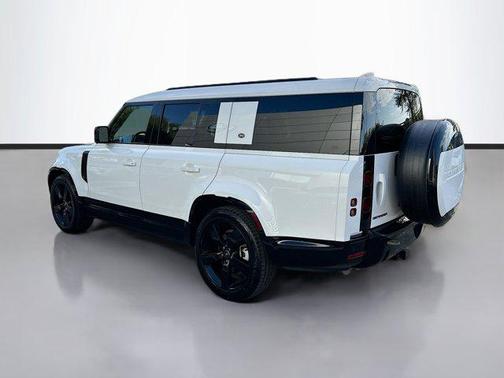 2024 Land Rover Defender 130 P400 X-Dynamic SE