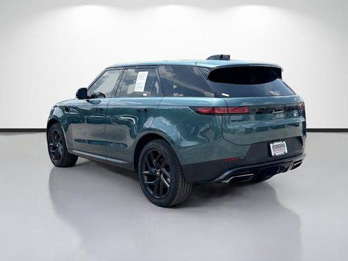 Giola Green Metallic 2024 Land Rover Range Rover Sport SE