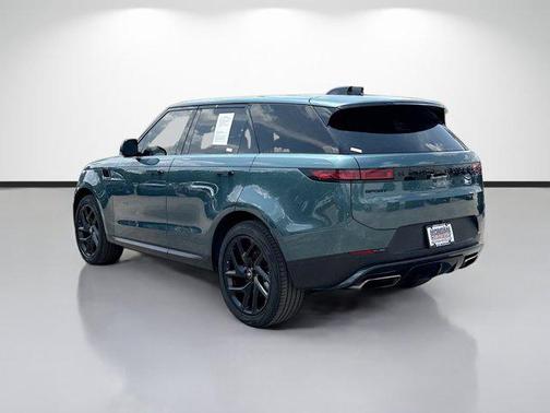 Giola Green Metallic 2024 Land Rover Range Rover Sport SE
