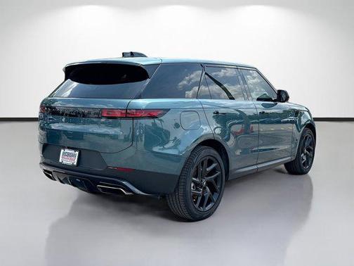 Giola Green Metallic 2024 Land Rover Range Rover Sport SE
