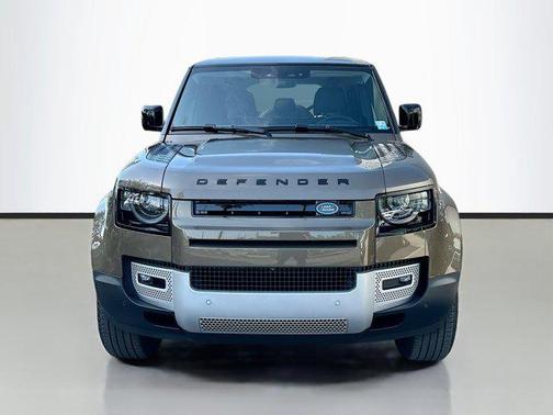 2025 Land Rover Defender 110 P300