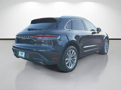 2022 Porsche Macan Base