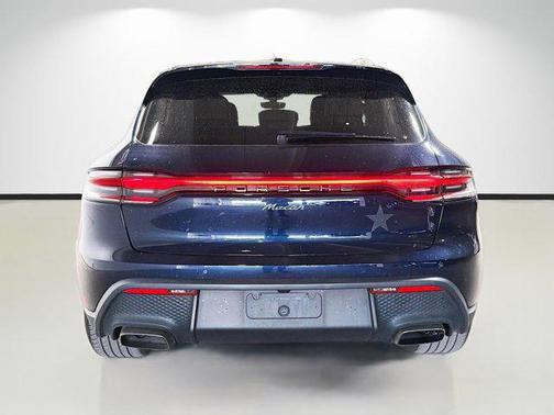 2022 Porsche Macan Base