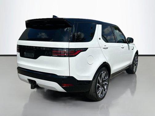 2025 Land Rover Discovery Dynamic SE