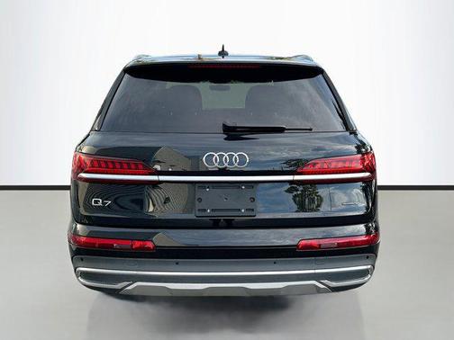 2024 Audi Q7 55 Premium Plus