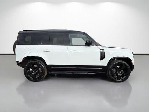 2026 Land Rover Defender P400 X-Dynamic SE