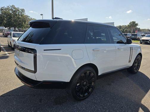 2025 Land Rover Range Rover P530 SE