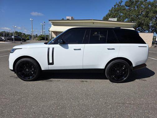 2025 Land Rover Range Rover P530 SE