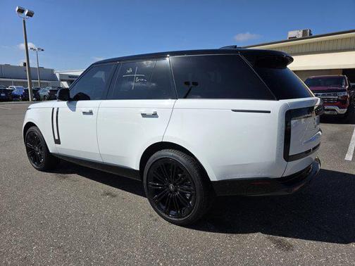 2025 Land Rover Range Rover P530 SE