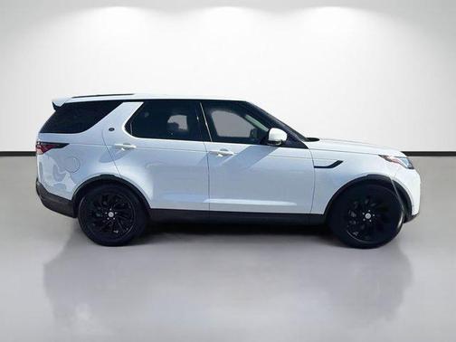 2022 Land Rover Discovery P300 S