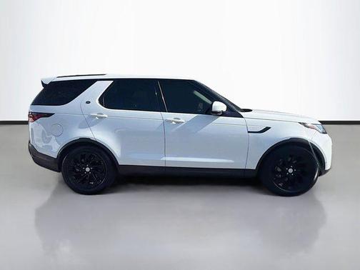 2022 Land Rover Discovery P300 S