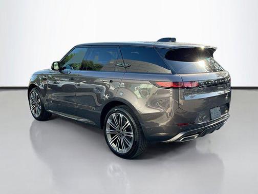 2025 Land Rover Range Rover Sport SE