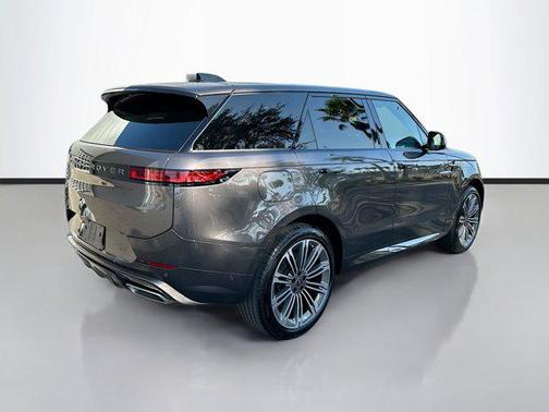 2025 Land Rover Range Rover Sport SE