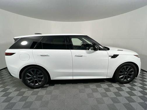 Ostuni Pearl White Metallic 2024 Land Rover Range Rover Sport SE