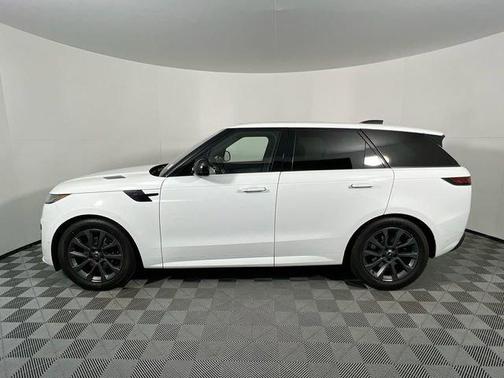 Ostuni Pearl White Metallic 2024 Land Rover Range Rover Sport SE