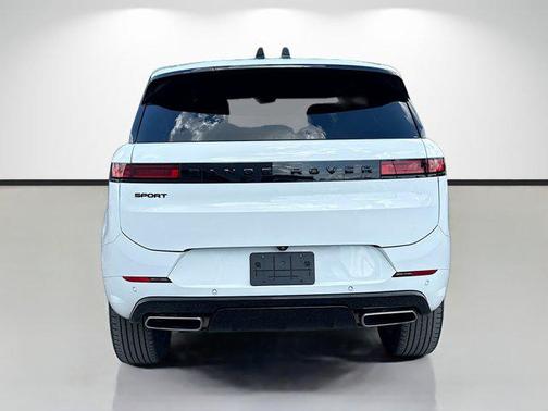 Ostuni Pearl White Metallic 2024 Land Rover Range Rover Sport SE