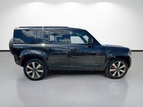 Santorini Black Metallic 2026 Land Rover Defender P400 X