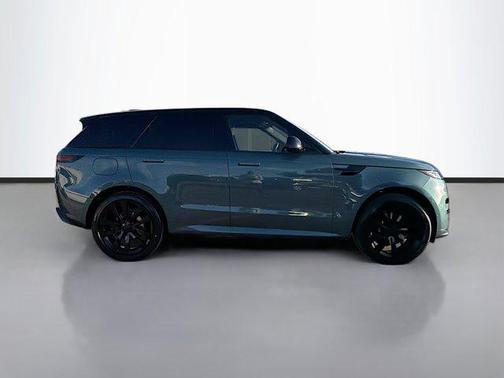 2026 Land Rover Range Rover Sport SE