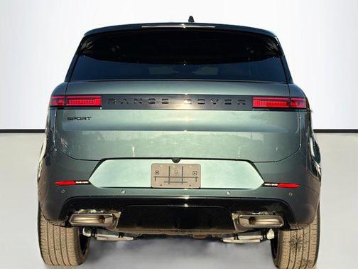 2026 Land Rover Range Rover Sport SE