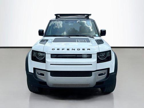 2025 Land Rover Defender 110 P300