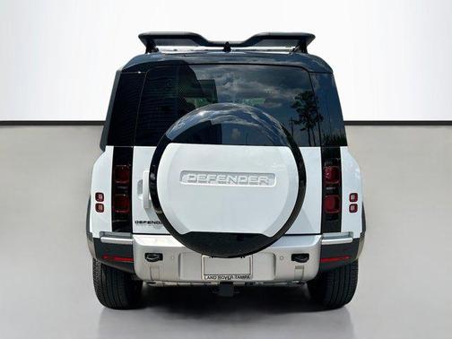 2025 Land Rover Defender 110 P300