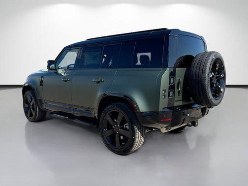 2026 Land Rover Defender P400 X-Dynamic SE