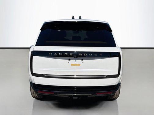 2026 Land Rover Range Rover P530 SE