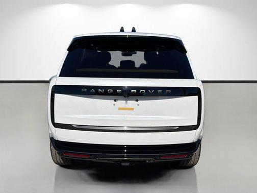 2026 Land Rover Range Rover P530 SE