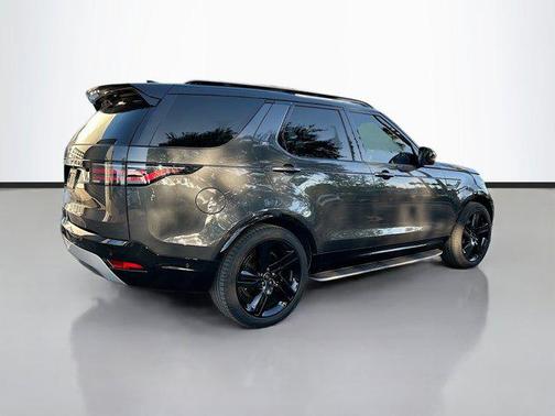 2025 Land Rover Discovery P360 Metropolitan Edition