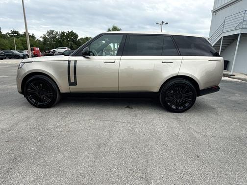 Sunset Gold SV Bespoke Ultra Metallic Gloss 2026 Land Rover Range Rover P530 Autobiography 7 Seat