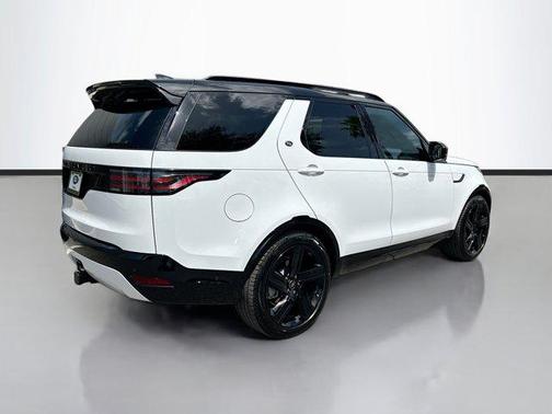 2025 Land Rover Discovery P300 Dynamic SE