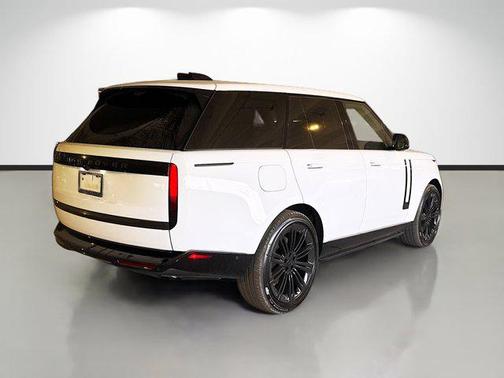 Fuji White 2026 Land Rover Range Rover P530 SE