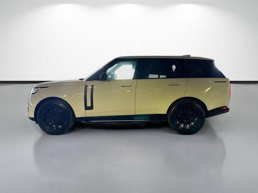 Fuji White 2026 Land Rover Range Rover P530 SE