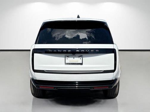 Fuji White 2026 Land Rover Range Rover P530 SE