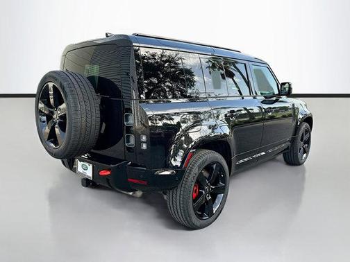 2025 Land Rover Defender 110 P400 X
