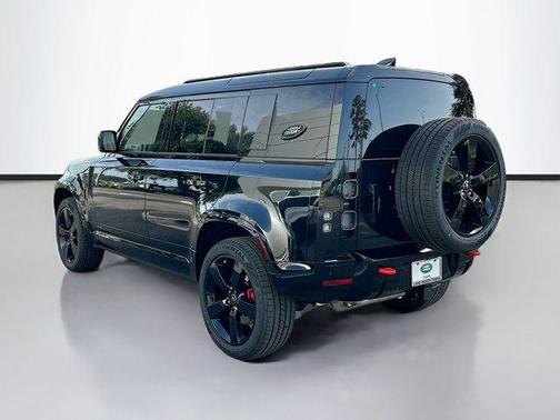 2025 Land Rover Defender 110 P400 X
