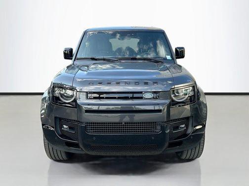2025 Land Rover Defender 110 P400 X-Dynamic SE