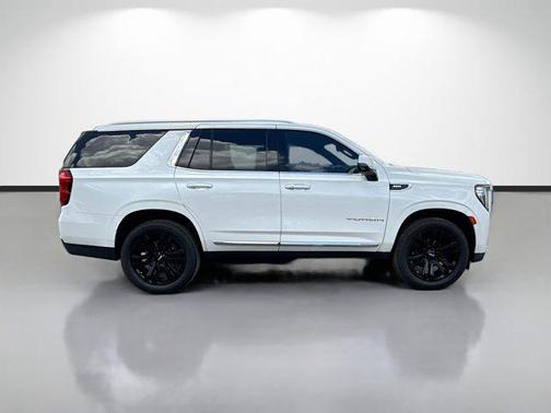 White Frost Tricoat 2021 GMC Yukon SLT