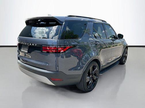 2024 Land Rover Discovery P300 S