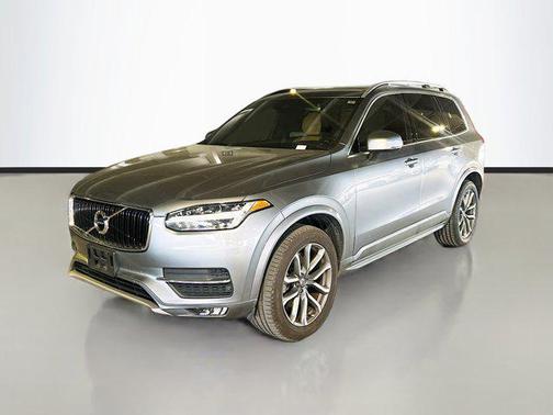 2019 Volvo XC90 T6 Momentum