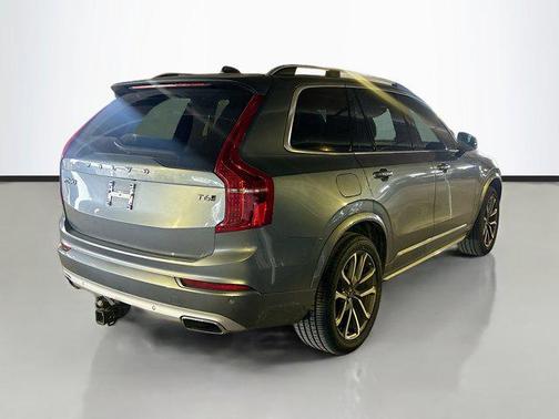 2019 Volvo XC90 T6 Momentum