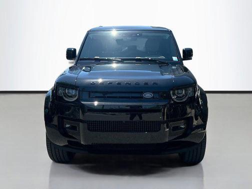 2025 Land Rover Defender 130 P400 X-Dynamic SE