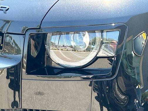 2025 Land Rover Defender 130 P400 X-Dynamic SE