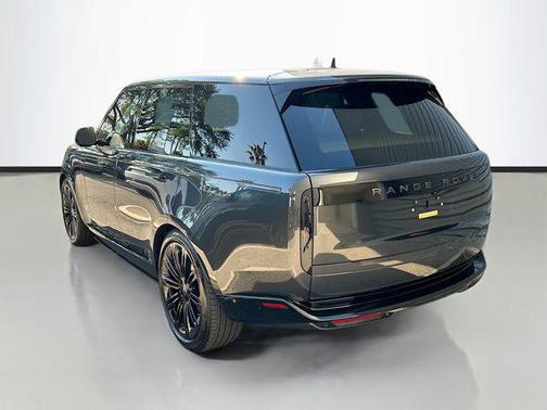 2025 Land Rover Range Rover P400 SE