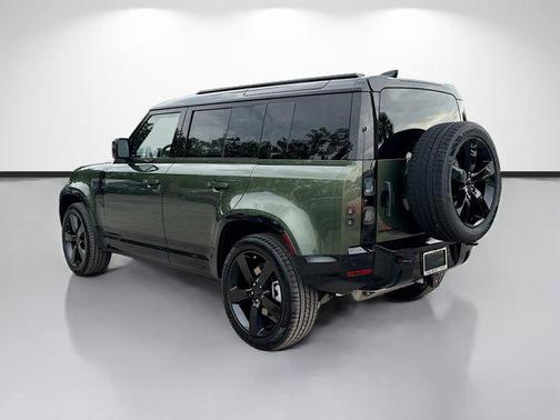 Woolstone Green Metallic 2026 Land Rover Defender P400 X-Dynamic SE