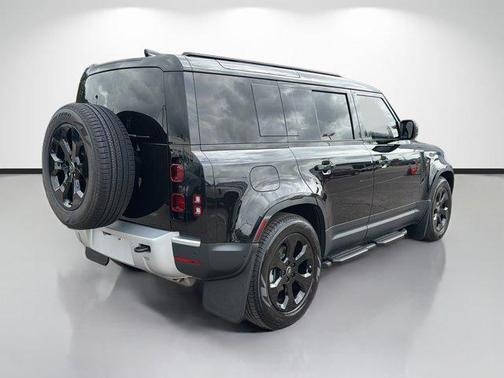 2025 Land Rover Defender 110 P300