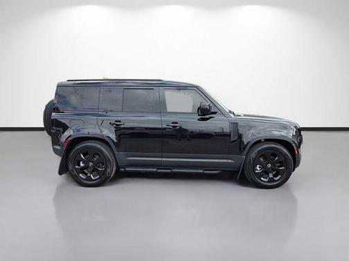 2025 Land Rover Defender 110 P300