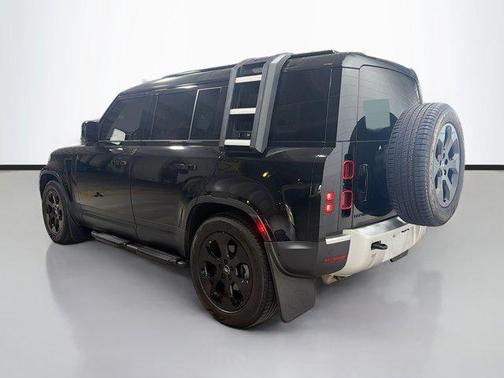 2025 Land Rover Defender 110 P300