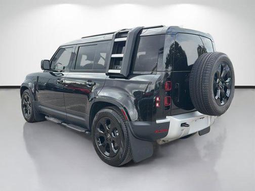 2025 Land Rover Defender 110 P300