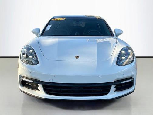2019 Porsche Panamera 4